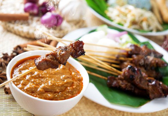 Malaysia’s capital city, Kuala Lumpur, has an amazing selection of Malaysian food that will let you have a taste of the cuisines of the country