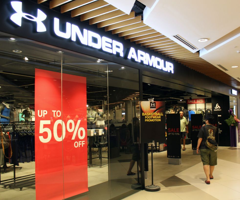 stores that sell under armour shoes 