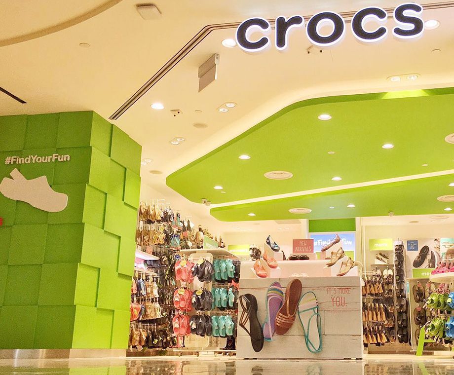 the closest croc store